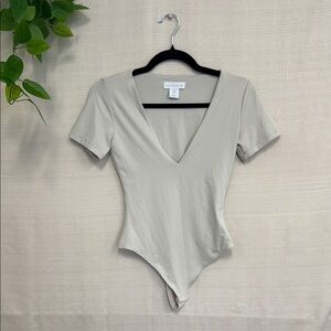 House of Harlow 1960 Gray Fitted Short Sleeve Bodysuit